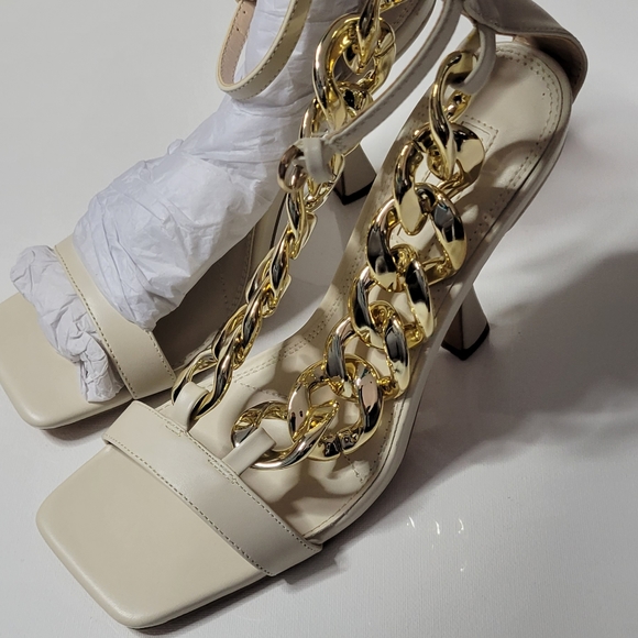 Topshop Chain Detail Sandals in ecru - Picture 3 of 7